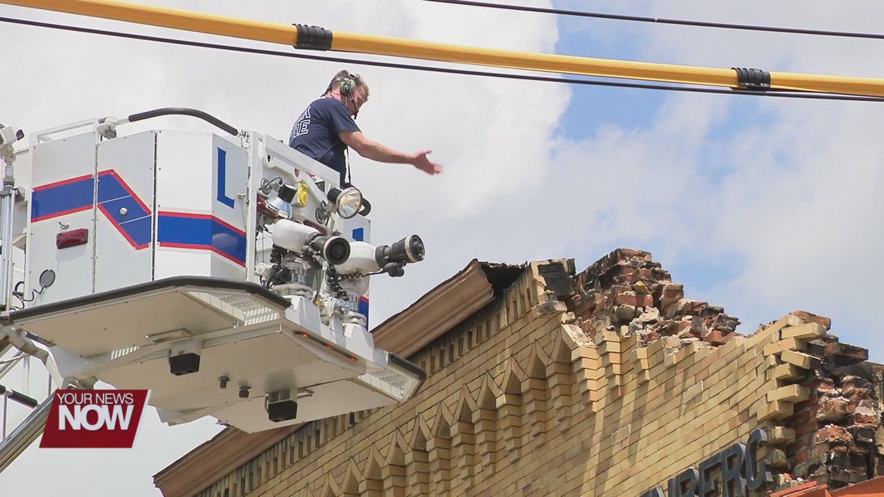 Uncertainty forces LFD in cautious demolition of N. Elizabeth Street building